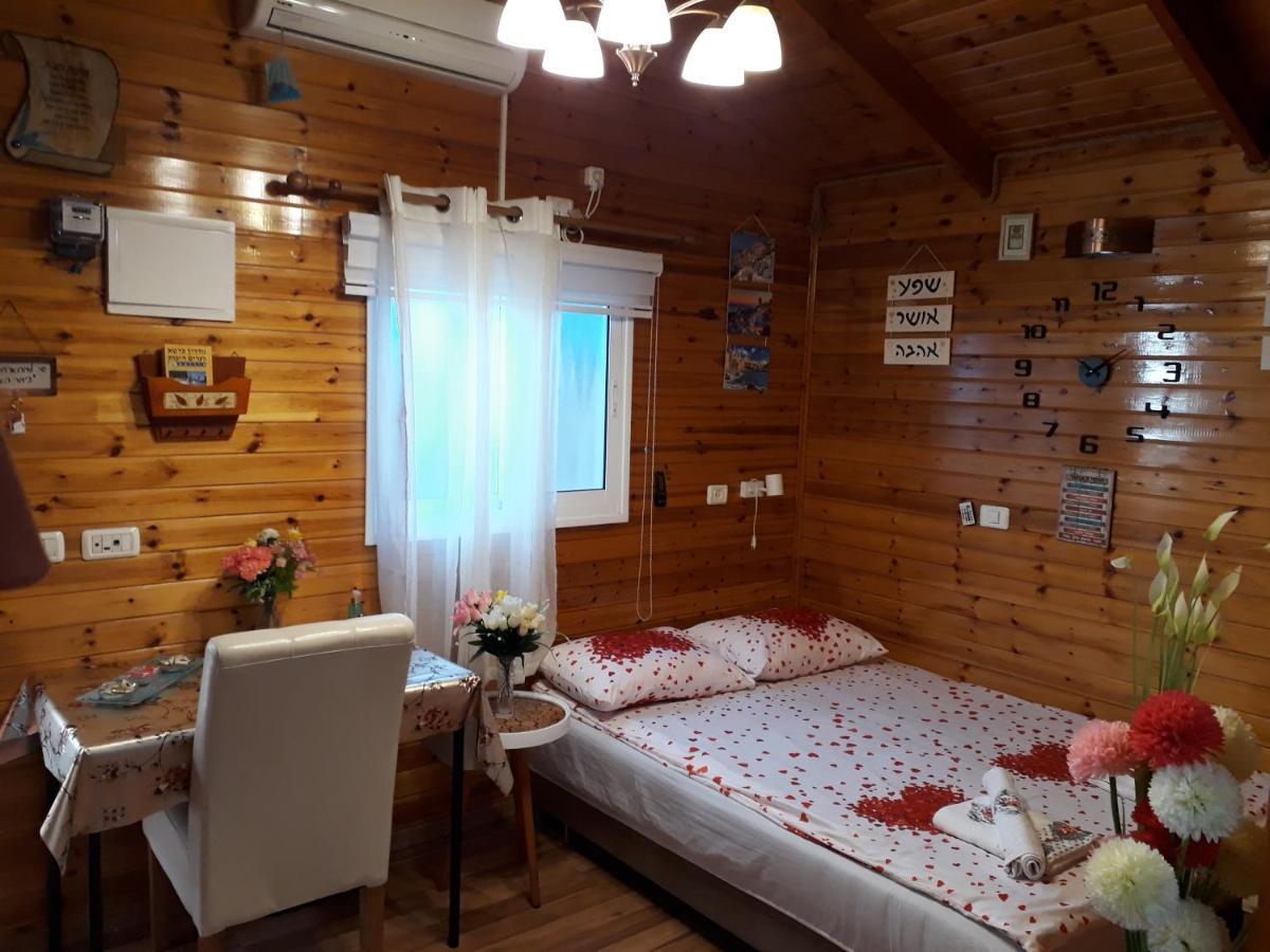Happiness Zimmer צימר האושר - גם לציבור הדתי Lägenhet Nahariya Exteriör bild