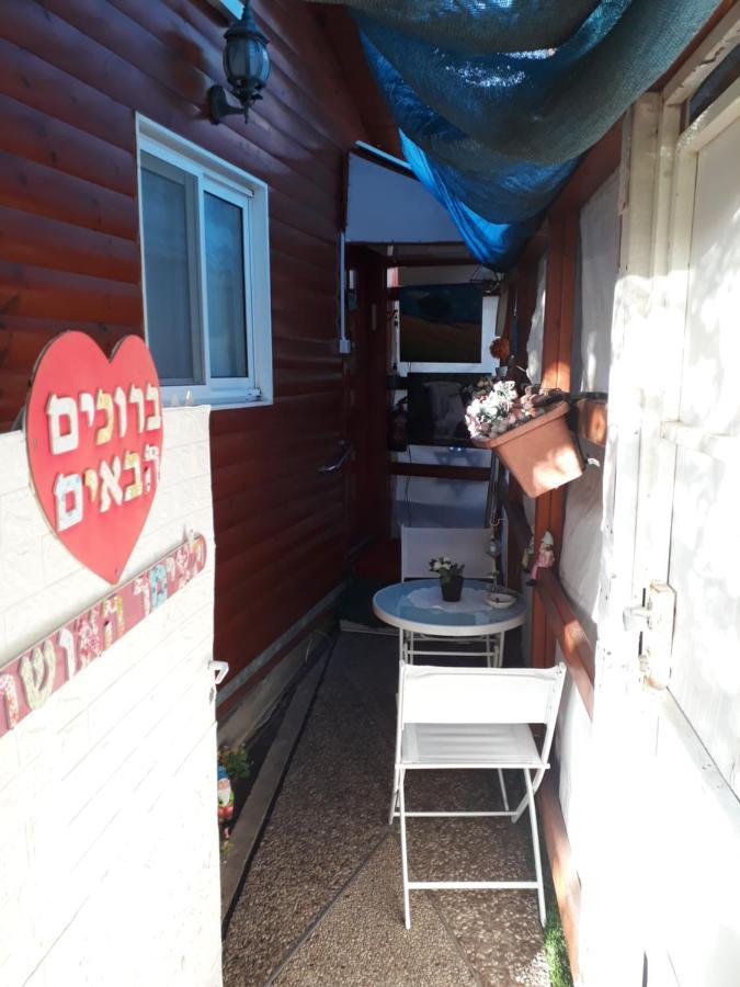 Happiness Zimmer צימר האושר - גם לציבור הדתי Lägenhet Nahariya Exteriör bild